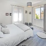 Lovely Apartment In Cannes With Kitchen
