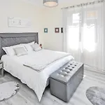 Lovely Apartment In Cannes With Kitchen