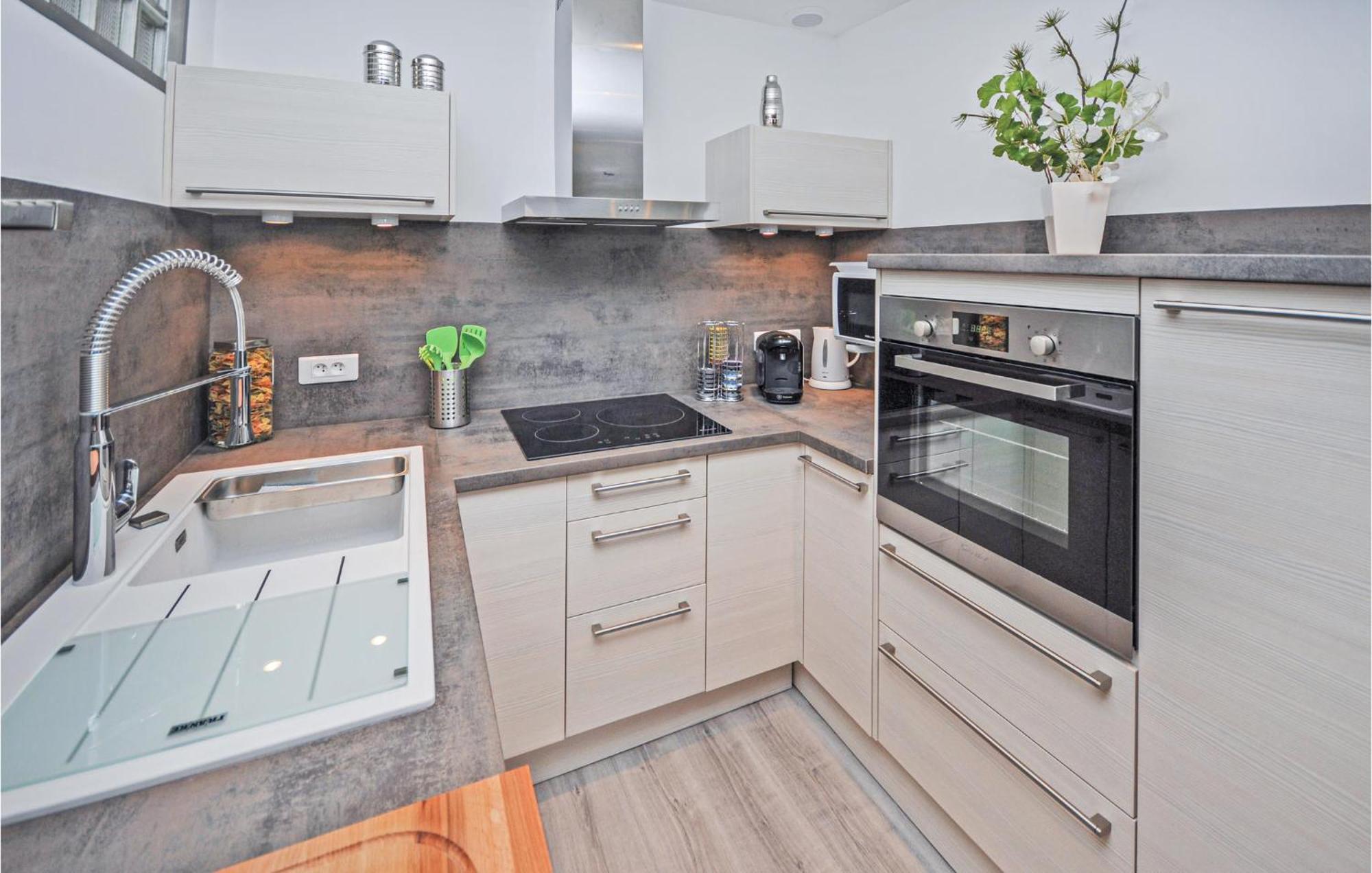 Lovely In With Kitchen *